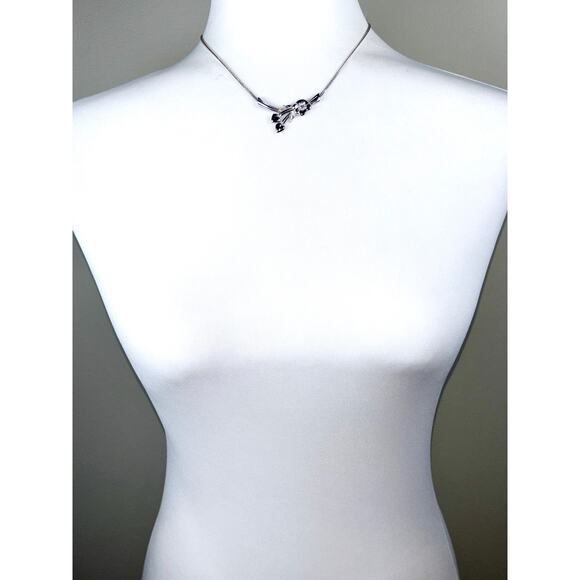 Vintage Monet Silver Herringbone Heart Flower Pendant Signed Collar Necklace - Picture 4 of 7